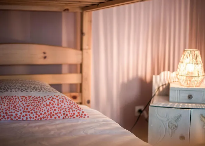 Familiale Aux Alpes Mancelles - 3 Chambres, Cheminée Et Activités Proches - Fr-1-410-149